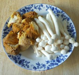 菌菇乌鸡汤的做法步骤：5