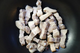秘制红烧肉-内含肥而不腻的小窍门的做法步骤：4