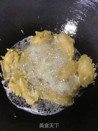 炸鸡翅的做法步骤：3