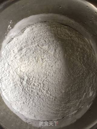酒酿汤圆的做法步骤：1