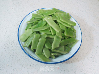 主食配菜一锅出【豆角排骨焖卷子】的做法步骤：11