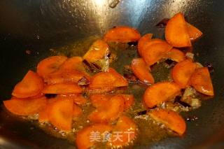 黑椒牛肉香肠爆炒甘蓝菜的做法步骤：3