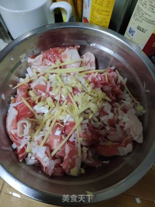 羊肉汆面的做法步骤：1
