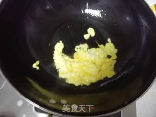 鸡蛋毛豆炒虾仁的做法步骤：4