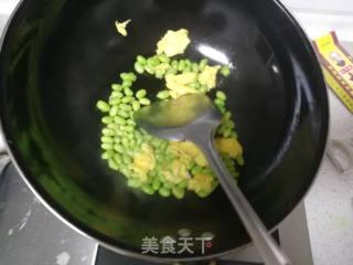 鸡蛋毛豆炒虾仁的做法步骤：6