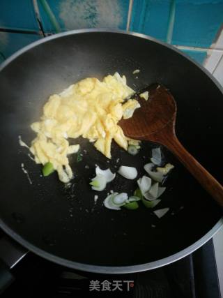 菠菜蛤肉炒鸡蛋的做法步骤：6