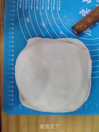 葱花千层饼的做法步骤：11