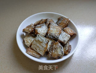 红烧带鱼的做法步骤：4