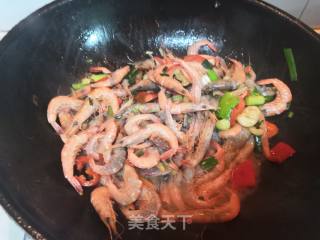 葱爆河虾的做法步骤：5