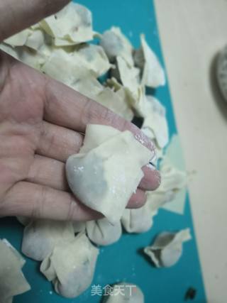 荠菜肉末小馄饨的做法步骤：7