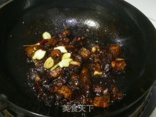 萝卜红烧肉的做法步骤：7
