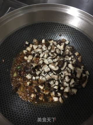 牛肉香菇酱的做法步骤：6