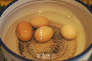 蒜泥拌鸡蛋的做法步骤：2