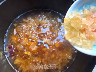 桃胶银耳汤的做法步骤：7