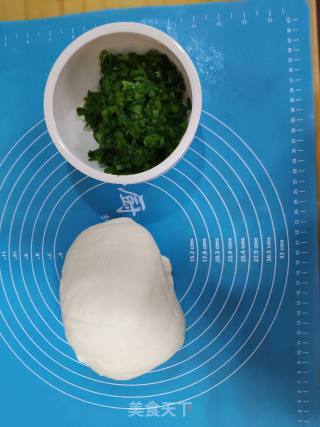芝麻葱花花卷的做法步骤：5