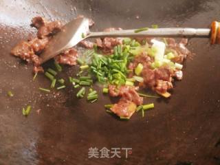 香葱炒牛肉的做法步骤：4