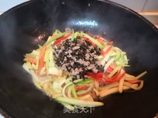肉末梅干菜炒西葫芦的做法步骤：6