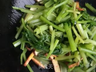 芹菜炒豆干的做法步骤：2