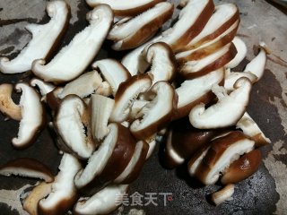 芥菜炒香菇的做法步骤：2