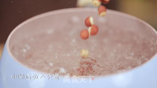 核桃芡实粥的做法步骤：3