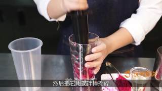 冬季热饮教程配方：火龙果牛奶的做法的做法步骤：2