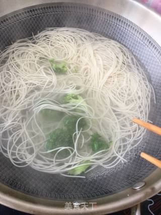 香辣牛肉酱拌面的做法步骤：4