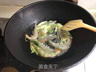 醪糟烧大虾的做法步骤：3