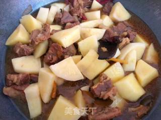 土豆烧牛腩的做法步骤：11