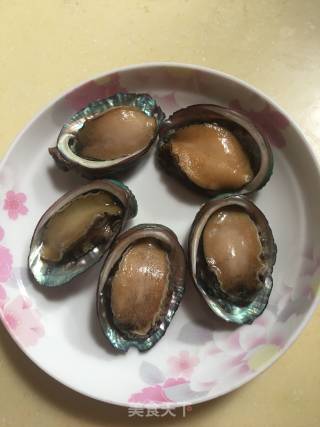 清蒸蒜蓉鲍鱼的做法步骤：1