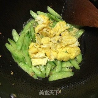 青瓜炒鸡蛋的做法步骤：9