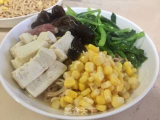 冬日暖心之 五色汤面的做法步骤：7