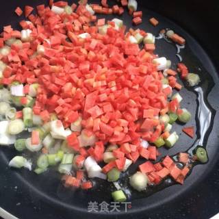 鱿鱼时蔬炒饭的做法步骤：4