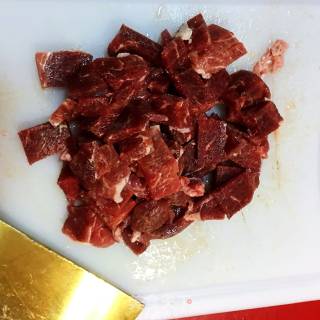 羊肉串的做法步骤：1