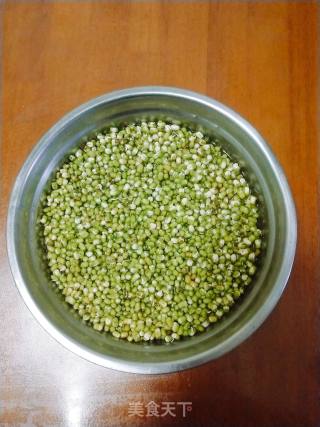 自发绿豆芽的做法步骤：2