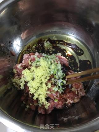 茴香牛肉馅水饺的做法步骤：2
