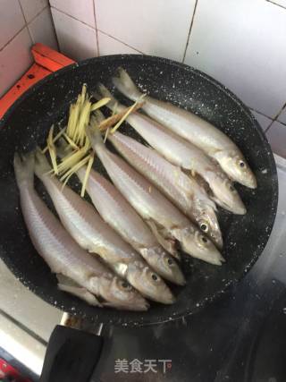 沙丁鱼的做法步骤：1