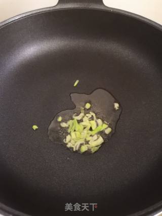 青萝卜虾仁汤的做法步骤：2