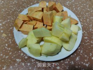 红枣红薯苹果汤的做法步骤：2