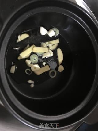 砂锅排骨炖豆角的做法步骤：3
