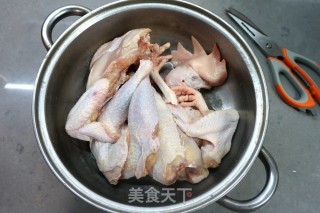 菌菇鸡汤与酸辣鸡丝的做法步骤：2