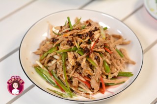 菌菇鸡汤与酸辣鸡丝的做法步骤：12