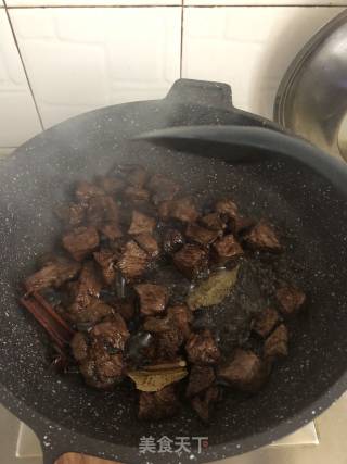 砂锅牛肉的做法步骤：4