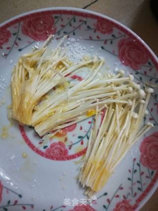 香煎金针菇的做法步骤：3