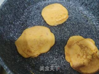 番茄鸡蛋饼的做法步骤：6