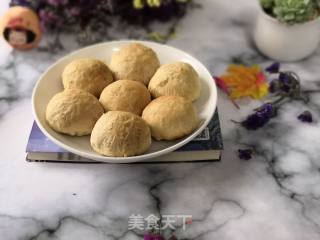 香脆可口，咸甜适中之（肉末梅干菜酥饼）的做法步骤：1