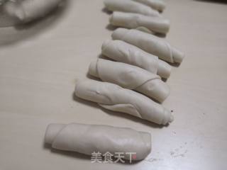 香脆可口，咸甜适中之（肉末梅干菜酥饼）的做法步骤：15