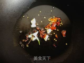 黄豆芽炒木耳的做法步骤：3