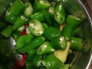 芹菜炒蛋的做法步骤：2