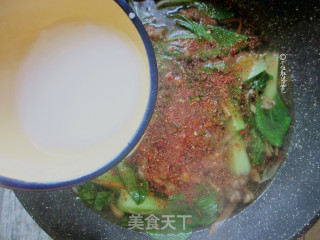 酸辣酥肉汤的做法步骤：10