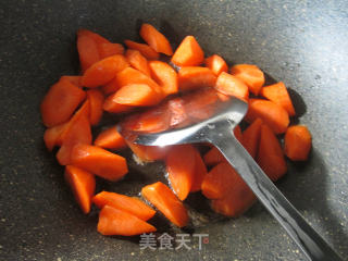 冻豆腐烧胡萝卜的做法步骤：3